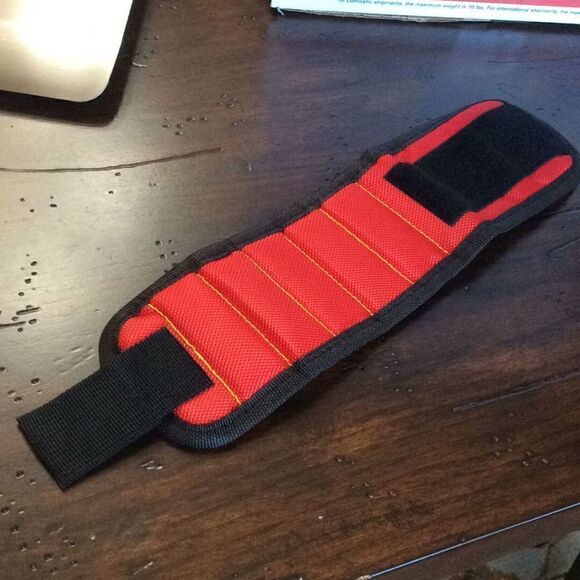 Magnetic Wristband Holds screws, nails, scissors. Ideal for woodworking handyman - Picture 4 of 11